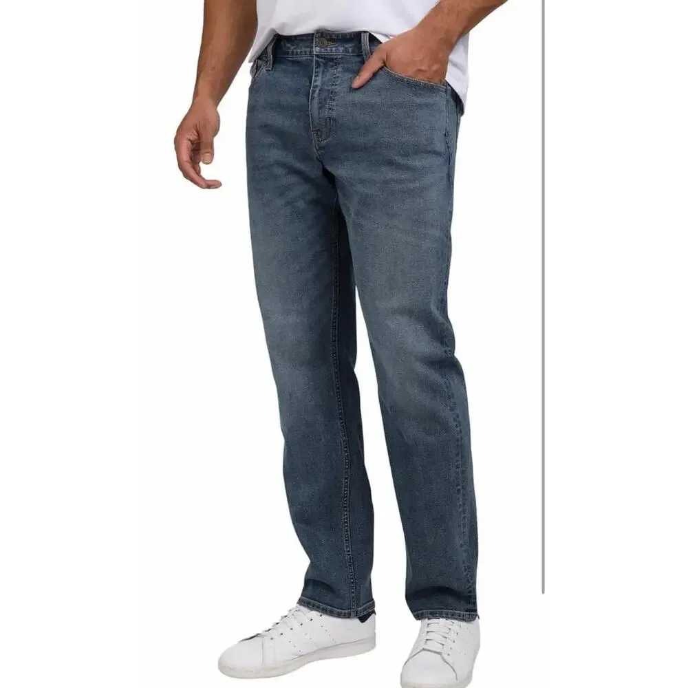 IZOD Saltwater Men's jeans Size 32 X29 NEW # J936